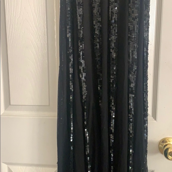 black dress. very unique - Picture 3 of 5